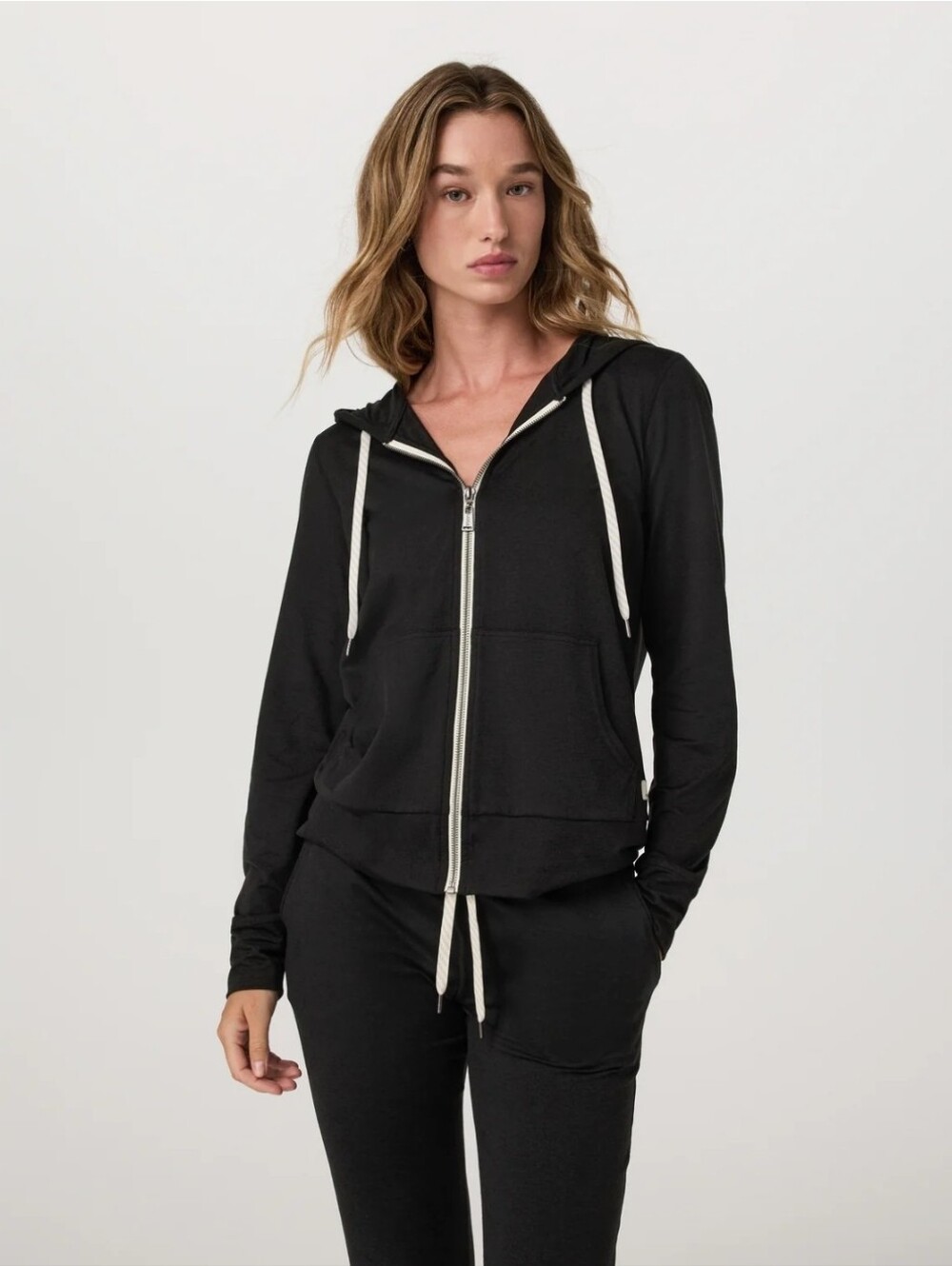 VUORI PERFORMANCE HOODIE 2.0